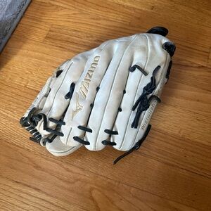 Mizuno Softball Fastpitch Glove